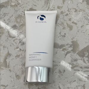 IS Clinical - Warming Honey Cleanser